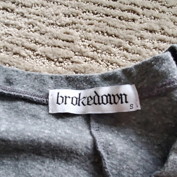 Cute gray tank - Picture 2 of 2